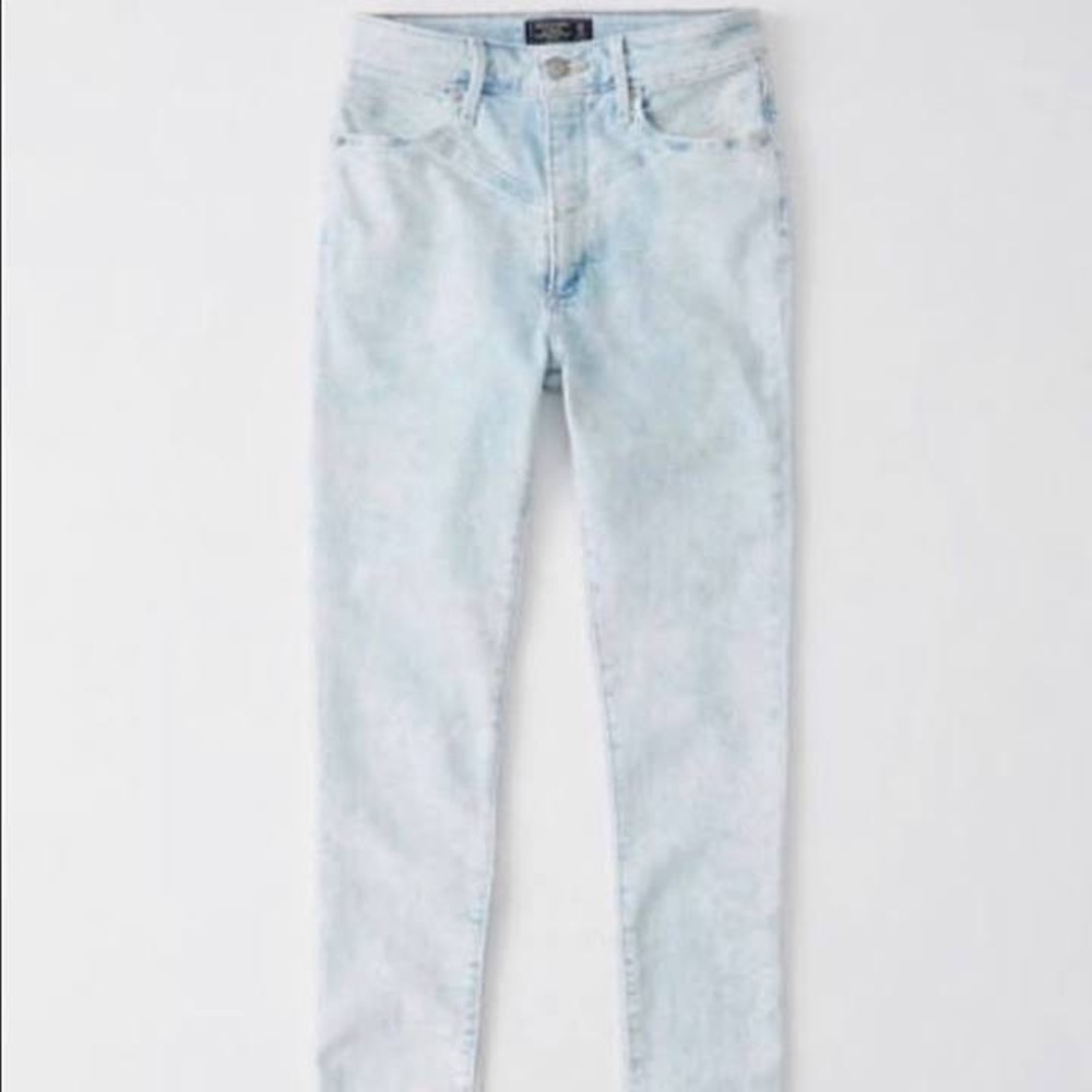 A&F Simone High Rise Ankle Jeans